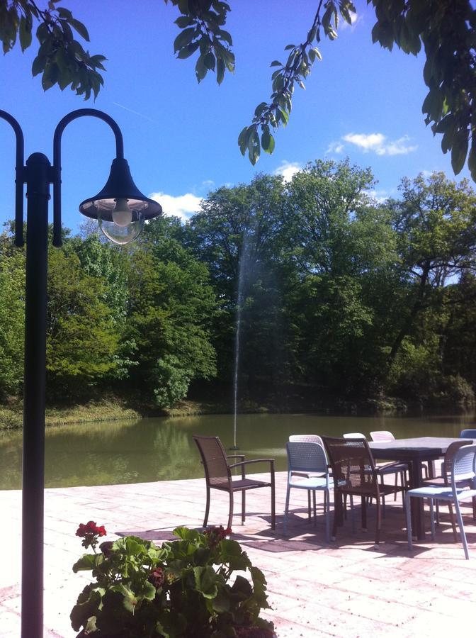 Chateau Marieville Bonneuil-Matours エクステリア 写真